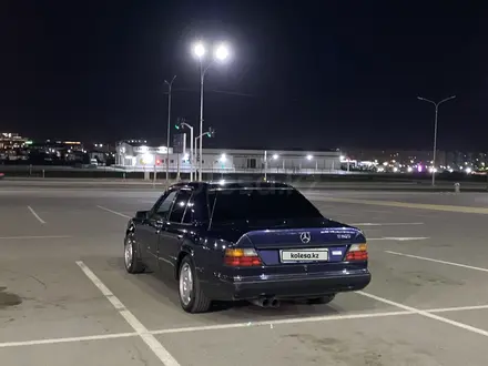 Mercedes-Benz E 230 1990 года за 2 000 000 тг. в Караганда – фото 12