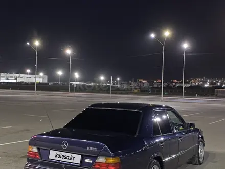 Mercedes-Benz E 230 1990 года за 2 000 000 тг. в Караганда – фото 7