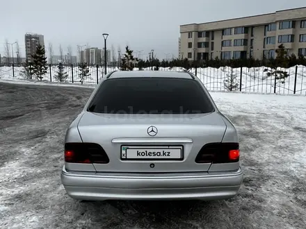 Mercedes-Benz E 320 1998 года за 3 000 000 тг. в Астана – фото 3