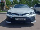 Toyota Camry 2022 года за 16 500 000 тг. в Алматы – фото 2