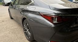 Lexus ES 250 2022 года за 21 000 000 тг. в Астана – фото 5