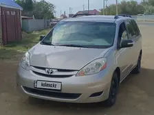 Toyota Sienna, 2009