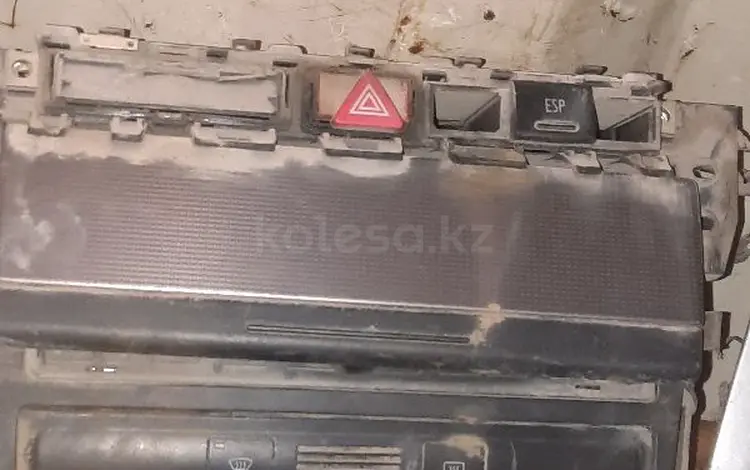 Audi A6 c5 кунопка аварика калимат кантрулүшін30 000 тг. в Алматы