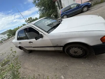 Mercedes-Benz C 180 1994 года за 1 200 000 тг. в Караганда – фото 2