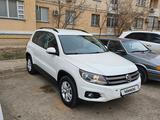 Volkswagen Tiguan 2015 года за 7 000 000 тг. в Атырау – фото 4