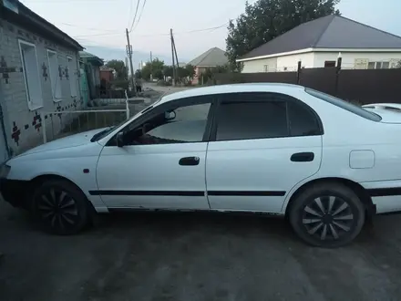 Toyota Carina E 1995 года за 1 600 000 тг. в Семей – фото 2