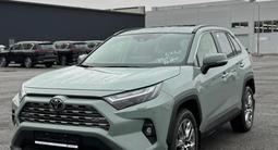Toyota RAV4 Luxe+ 2025 года за 21 500 000 тг. в Актобе