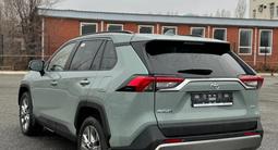 Toyota RAV4 Luxe+ 2025 года за 21 500 000 тг. в Актобе – фото 4
