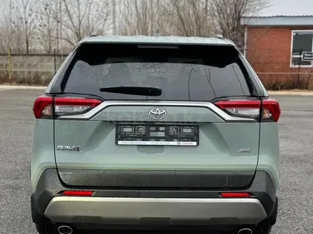 Toyota RAV4 Luxe+ 2025 года за 21 500 000 тг. в Актобе – фото 5