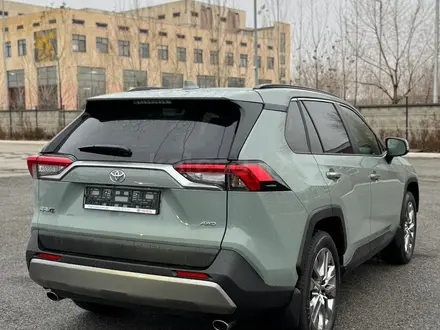 Toyota RAV4 Luxe+ 2025 года за 21 500 000 тг. в Актобе – фото 6
