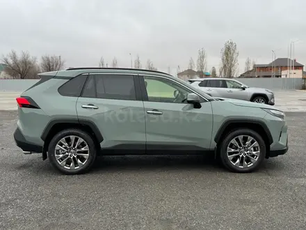 Toyota RAV4 Luxe+ 2025 года за 21 500 000 тг. в Актобе – фото 7