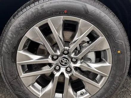 Toyota RAV4 Luxe+ 2025 года за 21 500 000 тг. в Актобе – фото 8