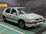 Volkswagen Golf 1993 годаүшін1 600 000 тг. в Алматы