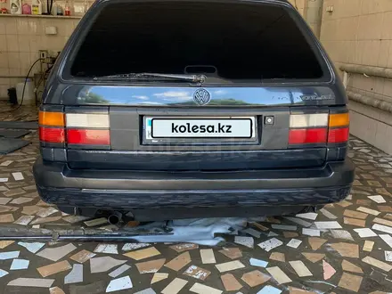 Volkswagen Passat 1993 года за 1 800 000 тг. в Тараз – фото 4