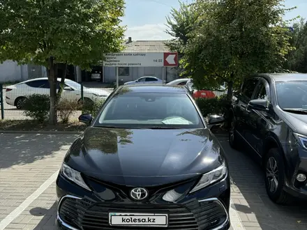 Toyota Camry 2023 года за 18 500 000 тг. в Алматы – фото 15