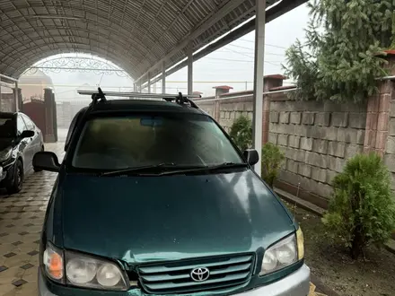 Toyota Ipsum 1997 года за 2 700 000 тг. в Алматы