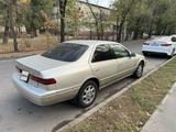 Toyota Camry 1998 года за 2 600 000 тг. в Алматы – фото 4