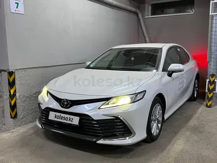 Toyota Camry 2023 года за 19 000 000 тг. в Караганда