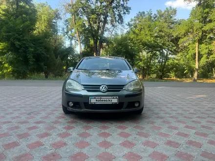 Volkswagen Golf, 2004