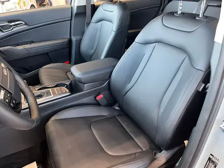 Kia Sportage Luxe 4WD 2026 года за 15 590 000 тг. в Костанай – фото 25