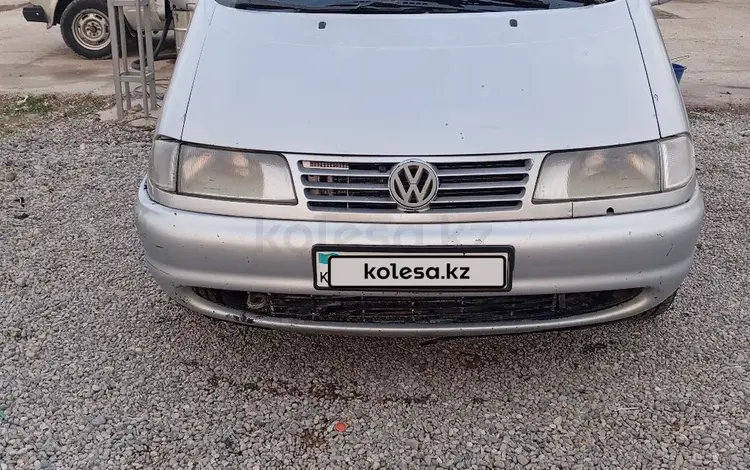 Volkswagen Sharan 1996 года за 1 800 000 тг. в Шымкент
