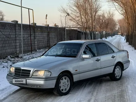 Mercedes-Benz C 220 1995 года за 3 200 000 тг. в Алматы – фото 3