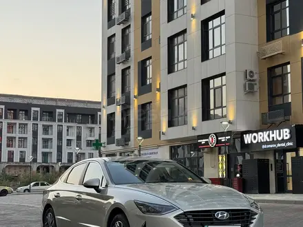 Hyundai Sonata 2021 года за 10 000 000 тг. в Актау – фото 2