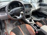 Hyundai Elantra 2020 года за 2 600 000 тг. в Актобе – фото 4