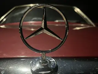Mercedes-Benz E 320