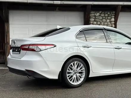 Toyota Camry 2018 года за 14 500 000 тг. в Алматы – фото 10