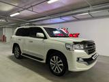 Toyota Land Cruiser 2018 года за 37 500 000 тг. в Астана – фото 2