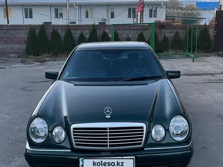 Mercedes-Benz E 420 1997 года за 1 900 000 тг. в Алматы