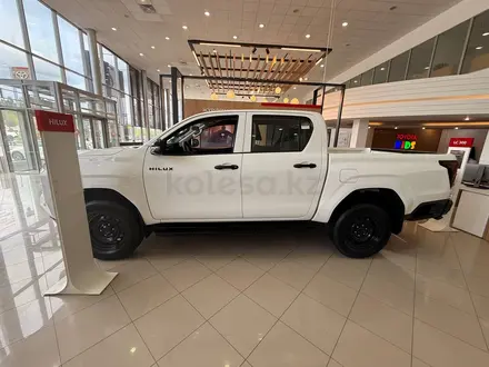 Toyota Hilux Comfort 2026 года за 27 890 000 тг. в Актобе – фото 4