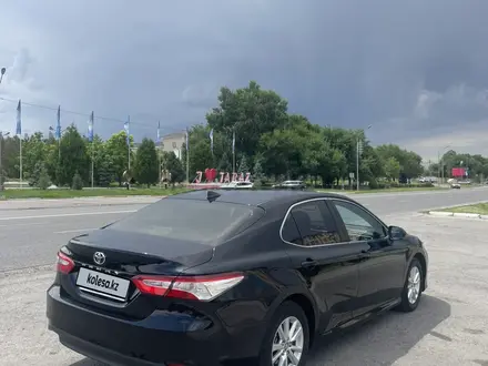 Toyota Camry 2019 года за 13 000 000 тг. в Алматы – фото 6