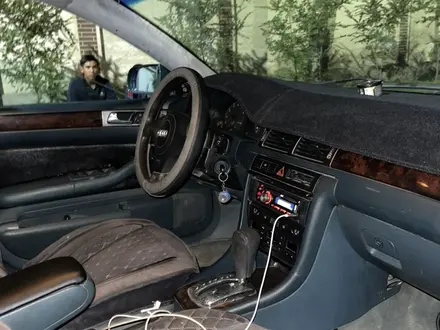 Audi A6 1997 года за 1 400 000 тг. в Алматы – фото 5