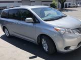 Toyota Sienna 2015 года за 14 500 000 тг. в Актобе – фото 2