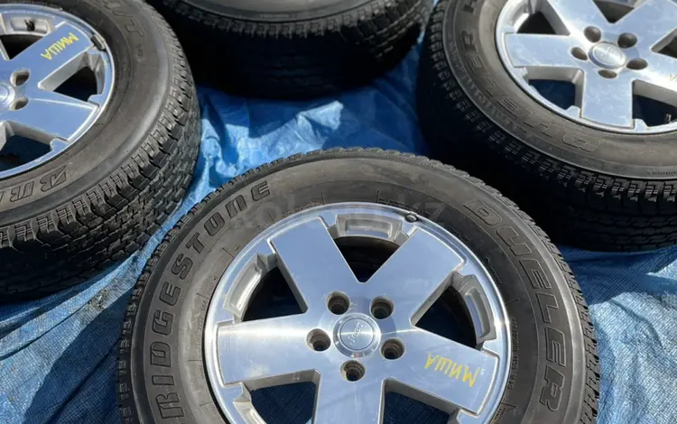 Шины Bridgestone 255/70/18 ЗИМА. Диски Jeep 18x7.5 за 11 777 тг. в Уральск