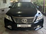 Toyota Camry 2014 годаfor9 300 000 тг. в Алматы – фото 2