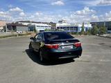 Toyota Camry 2015 года за 8 500 000 тг. в Актобе – фото 3