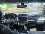 Toyota Camry 2015 года за 8 500 000 тг. в Актобе – фото 5