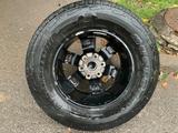 Диски с резиной на Паджеро Прадо б/у за 130 000 тг. в Алматы – фото 2