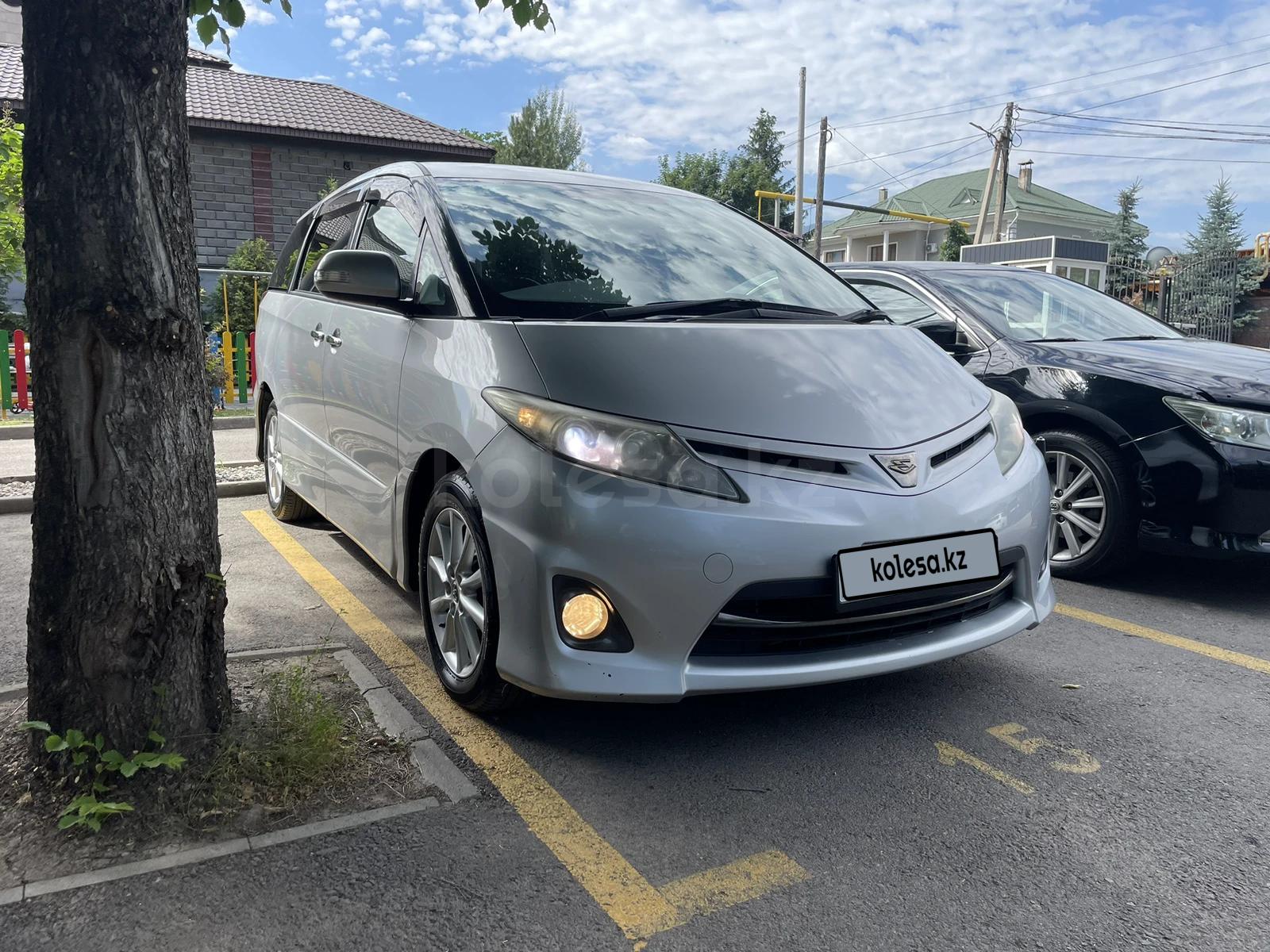 Toyota Estima 2010 г.