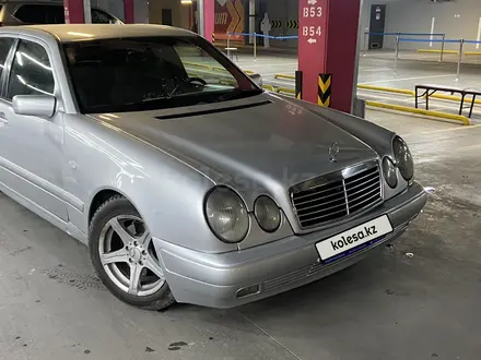 Mercedes-Benz E 280 1997 года за 3 500 000 тг. в Алматы