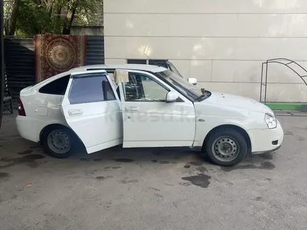 ВАЗ (Lada) Priora 2172 2013 года за 1 350 000 тг. в Алматы – фото 2