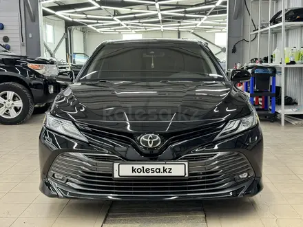 Toyota Camry 2018 года за 9 400 000 тг. в Уральск – фото 5