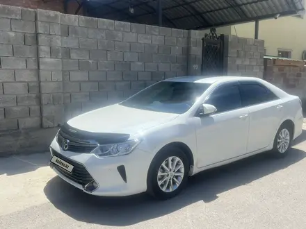 Toyota Camry 2015 года за 9 800 000 тг. в Кентау – фото 2