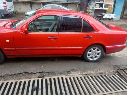 Mercedes-Benz E 280 1999 года за 3 600 000 тг. в Алматы