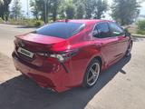 Toyota Camry 2022 года за 15 400 000 тг. в Алматы – фото 3