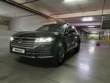 Volkswagen Touareg 2022 года за 26 300 000 тг. в Алматы – фото 2