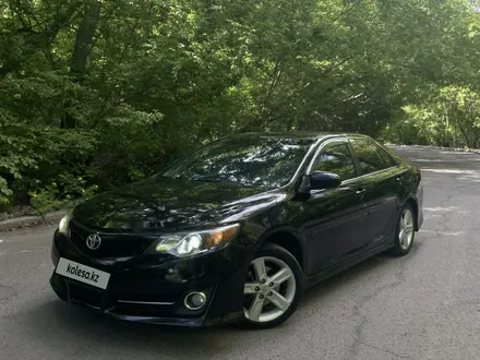 Toyota Camry 2014 года за 7 400 000 тг. в Семей